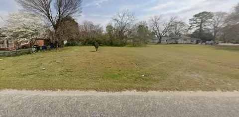 208 N Lee Ave, Dunn, NC 28334