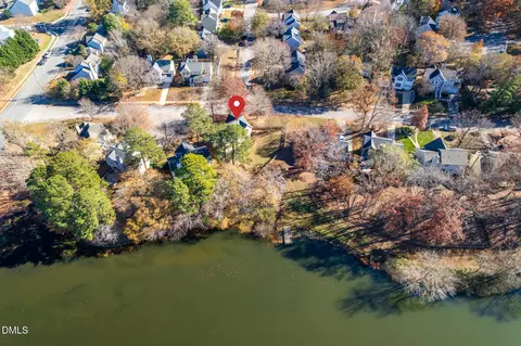 View/Area - 701 Thistlegate Trl, Raleigh, NC 27610 photo 4 of 10