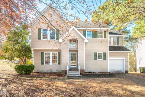 Exterior - 701 Thistlegate Trl, Raleigh, NC 27610 photo 2 of 8