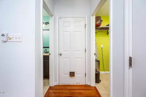 Entry Way - 701 Thistlegate Trl, Raleigh, NC 27610 photo 4 of 8