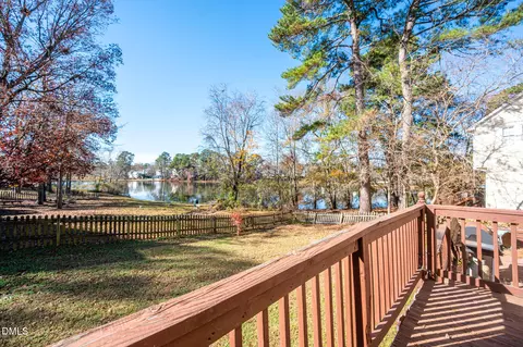 Exterior - 701 Thistlegate Trl, Raleigh, NC 27610 photo 4 of 8
