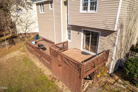 Exterior - 701 Thistlegate Trl, Raleigh, NC 27610 photo 6 of 8