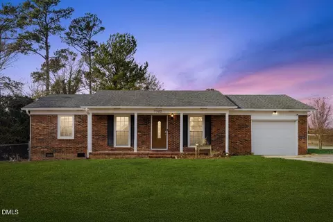 7302 Avalon Dr, Fayetteville, NC 28303