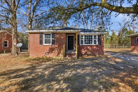 504 Jackson Ln, Kinston, NC 28501