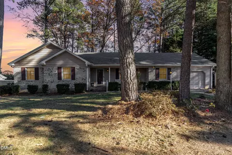 6800 Valley Dr, Raleigh, NC 27612