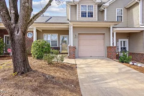 2907 Andover Glen Rd, Raleigh, NC 27604