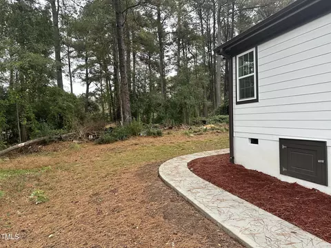 Exterior - 401 Commonwealth St, Durham, NC 27703 photo 4 of 7
