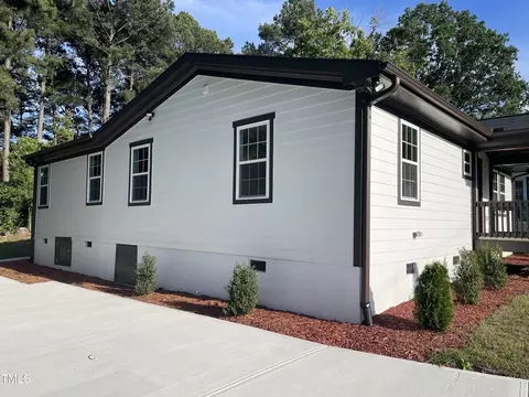 Exterior - 401 Commonwealth St, Durham, NC 27703 photo 1 of 7