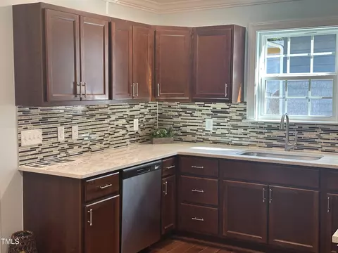 Kitchen - 401 Commonwealth St, Durham, NC 27703 photo 9 of 10