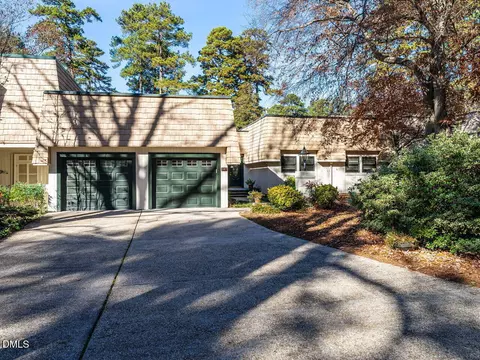 207 Kelso Ct, Cary, NC 27511