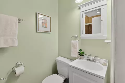 Bath - 4819 Marvin Dr, Durham, NC 27707 photo 4 of 5