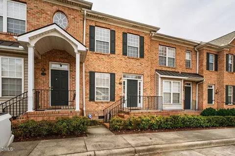 18 Scottish Ln, Durham, NC 27707