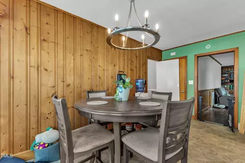 Dining - 302 S Pine St, Benson, NC 27504 photo 3 of 3