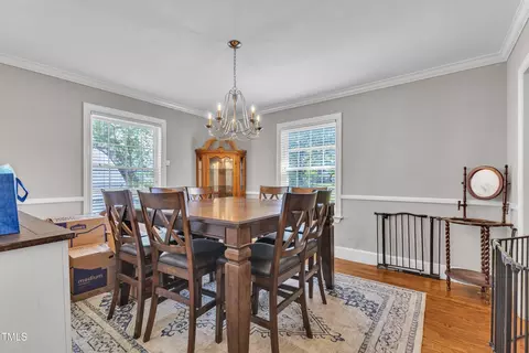 Dining - 302 S Pine St, Benson, NC 27504 photo 1 of 3