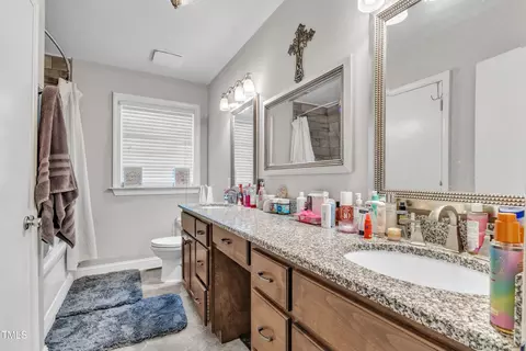 Bath - 302 S Pine St, Benson, NC 27504 photo 1 of 3
