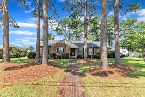 Exterior - 302 S Pine St, Benson, NC 27504 photo 1 of 8