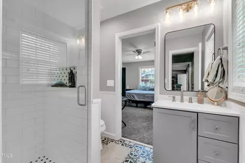 Bath - 302 S Pine St, Benson, NC 27504 photo 3 of 3
