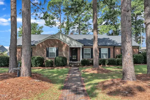 302 S Pine St, Benson, NC 27504
