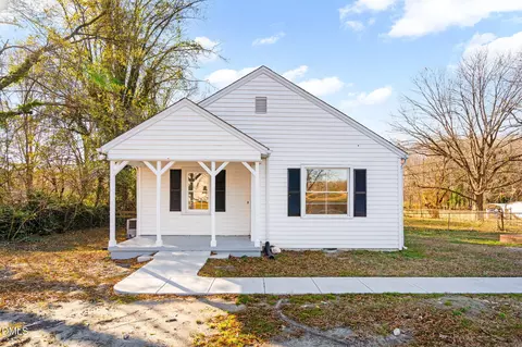 1020 Lakeside Ave, Burlington, NC 27217