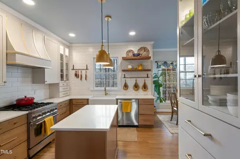 Kitchen - 307 Kellyridge Dr, Apex, NC 27502 photo 3 of 5