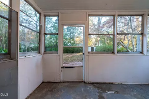 Exterior - 103 E Meadowbrook Dr, Smithfield, NC 27577 photo 3 of 7