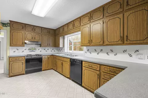 Kitchen - 103 E Meadowbrook Dr, Smithfield, NC 27577 photo 1 of 3