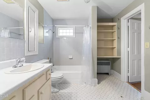 Bath - 103 E Meadowbrook Dr, Smithfield, NC 27577 photo 3 of 3