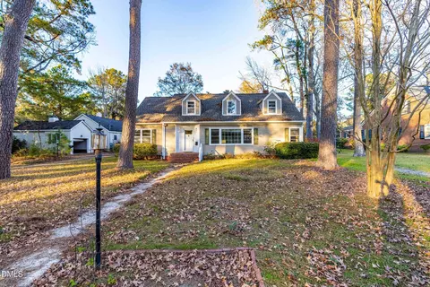 103 E Meadowbrook Dr, Smithfield, NC 27577