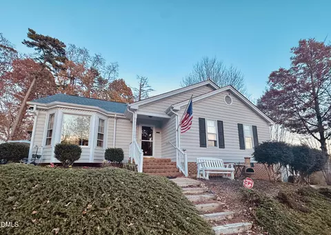 6104 Westborough Dr, Raleigh, NC 27612
