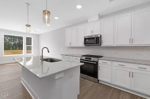 803 Fireship Rd, Fuquay Varina, NC 27526