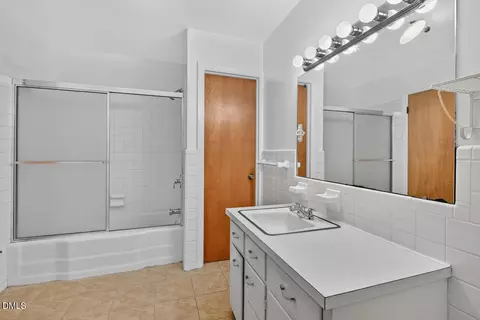 Bath - 237 Latta Rd, Durham, NC 27712 photo 2 of 3
