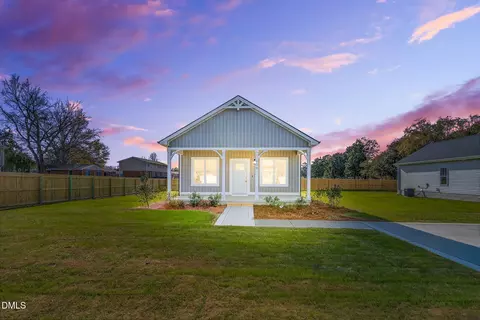 609 W Godwin St, Dunn, NC 28334