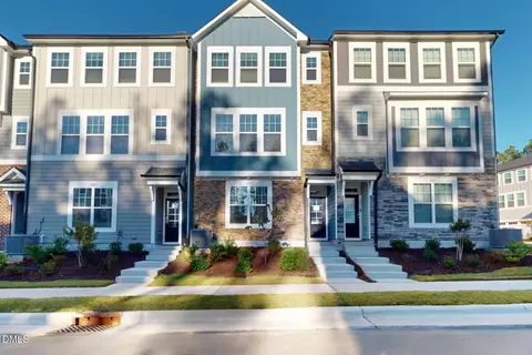 5009 Jowetts Walk Dr #37, Cary, NC 27519