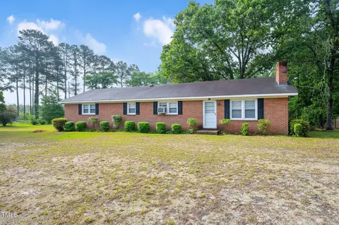 202 Hamilton Rd, Bunnlevel, NC 28323 photo 1
