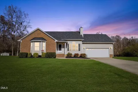 609 Fernway Dr, Burlington, NC 27217