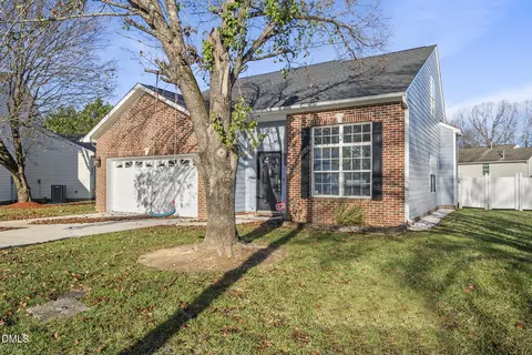Exterior - 6 Cibola Ct, Durham, NC 27713 photo 2 of 5