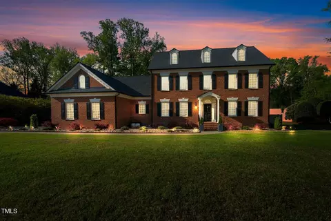 3001 Greystone Dr, Rocky Mount, NC 27804