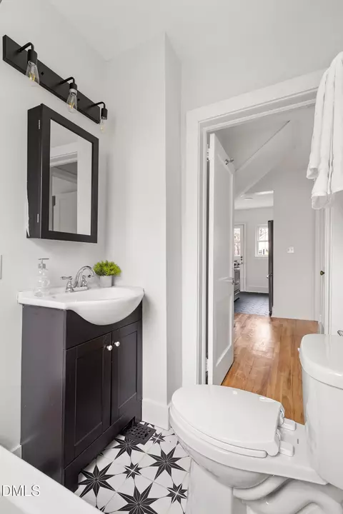 Bath - 2712 Elgin St, Durham, NC 27704 photo 4 of 4