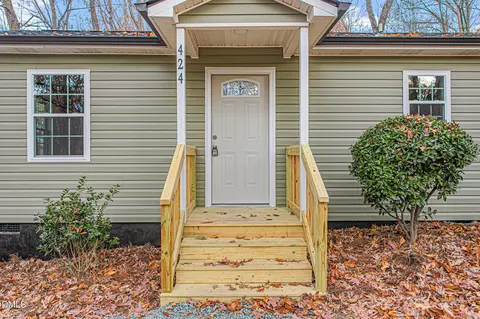 424 Rocky Knoll Rd, Greensboro, NC 27406