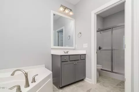 Bath - 88 Bodacious Ln, Benson, NC 27504 photo 3 of 4