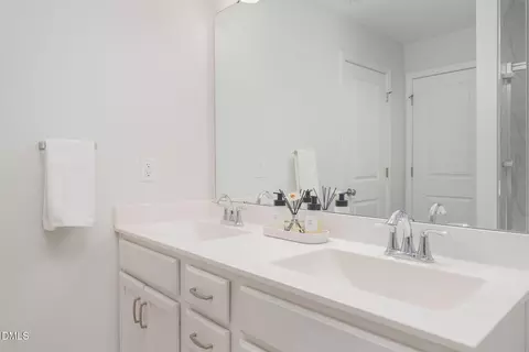 Bath - 73 Lockhaven Dr, Garner, NC 27529 photo 5 of 5