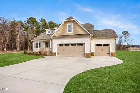 217 Freedom Rdg Dr, Smithfield, NC 27577