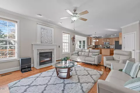 614 Gravel Brook Ct, Cary, NC 27519