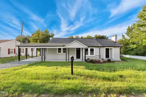 525 E Stewart St, Coats, NC 27521