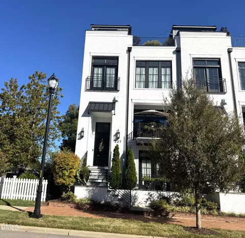 127 E Park St, Cary, NC 27511 photo 2