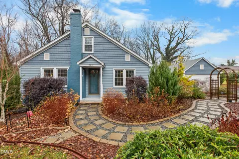 3815 Shattalon Dr, Winston Salem, NC 27106