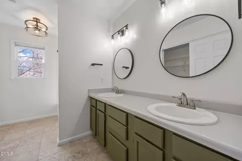 Bath - 4717 Buttonbush Dr, Durham, NC 27712 photo 3 of 4