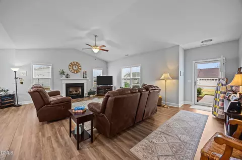 Living - 126 Arrow Ln, Middlesex, NC 27557 photo 2 of 2