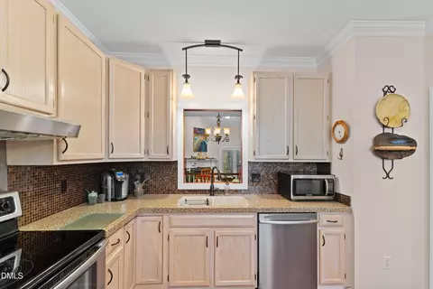 111 Colchis Ct, Cary, NC 27513 photo 8