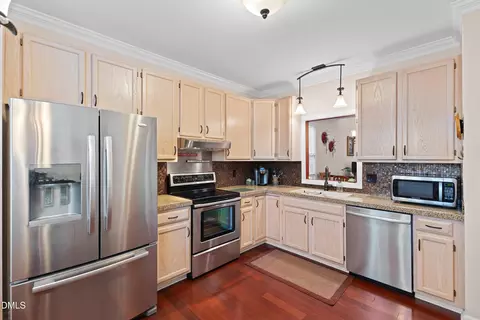 111 Colchis Ct, Cary, NC 27513 photo 7